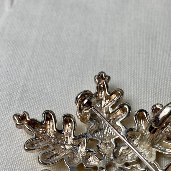 Silver Snowflake Pin - Picture 6 of 8
